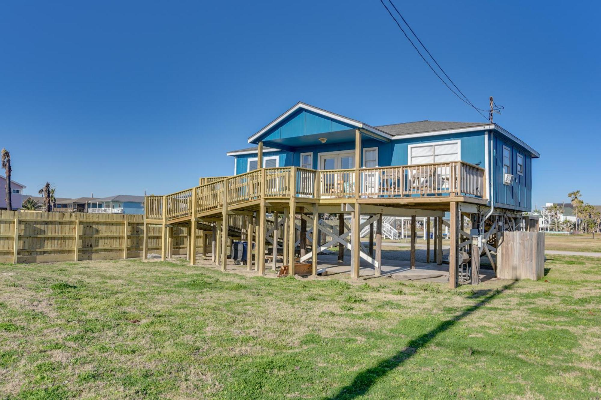 Second-Row Surfside Beach House Newly Renovated! Экстерьер фото