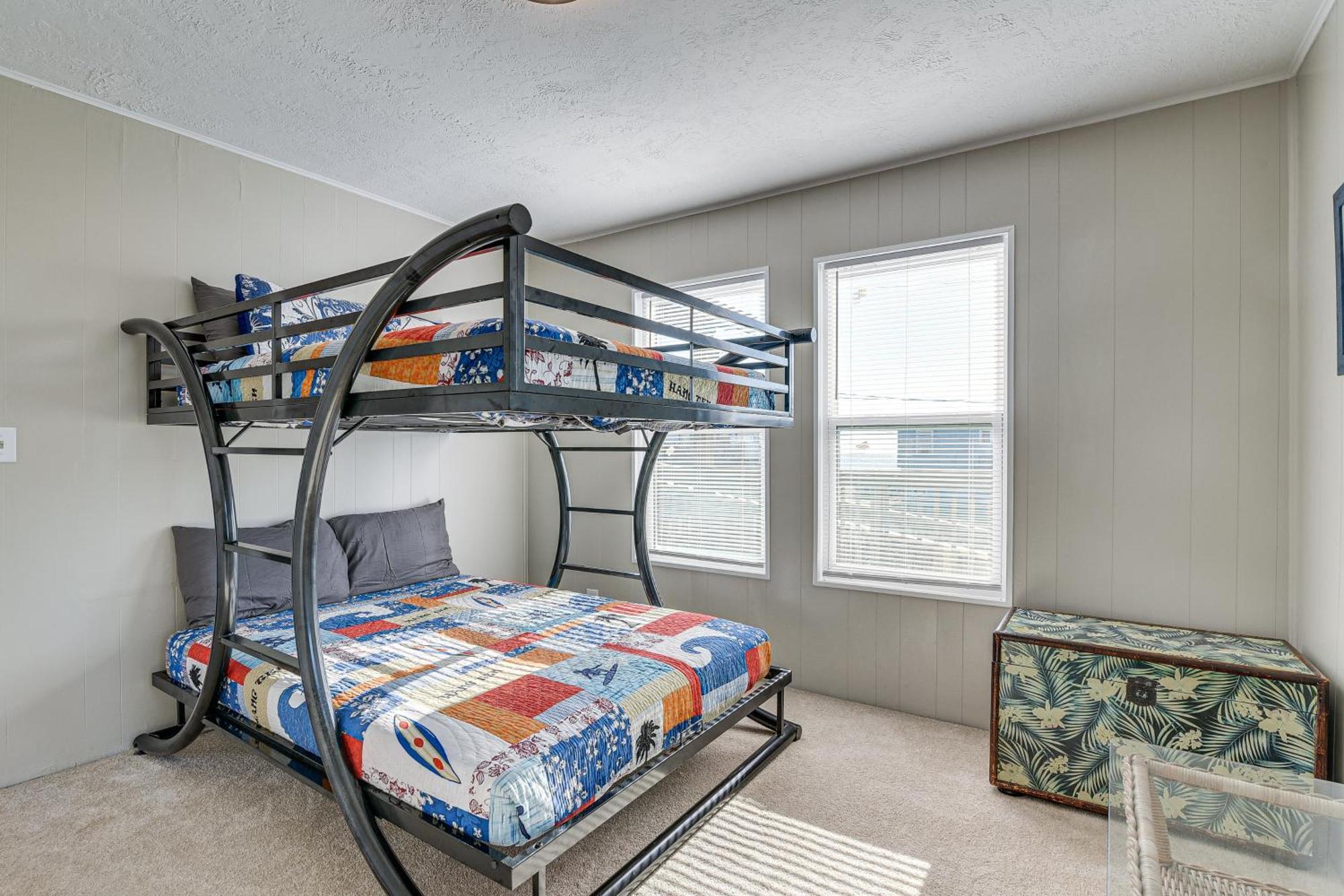 Second-Row Surfside Beach House Newly Renovated! Экстерьер фото