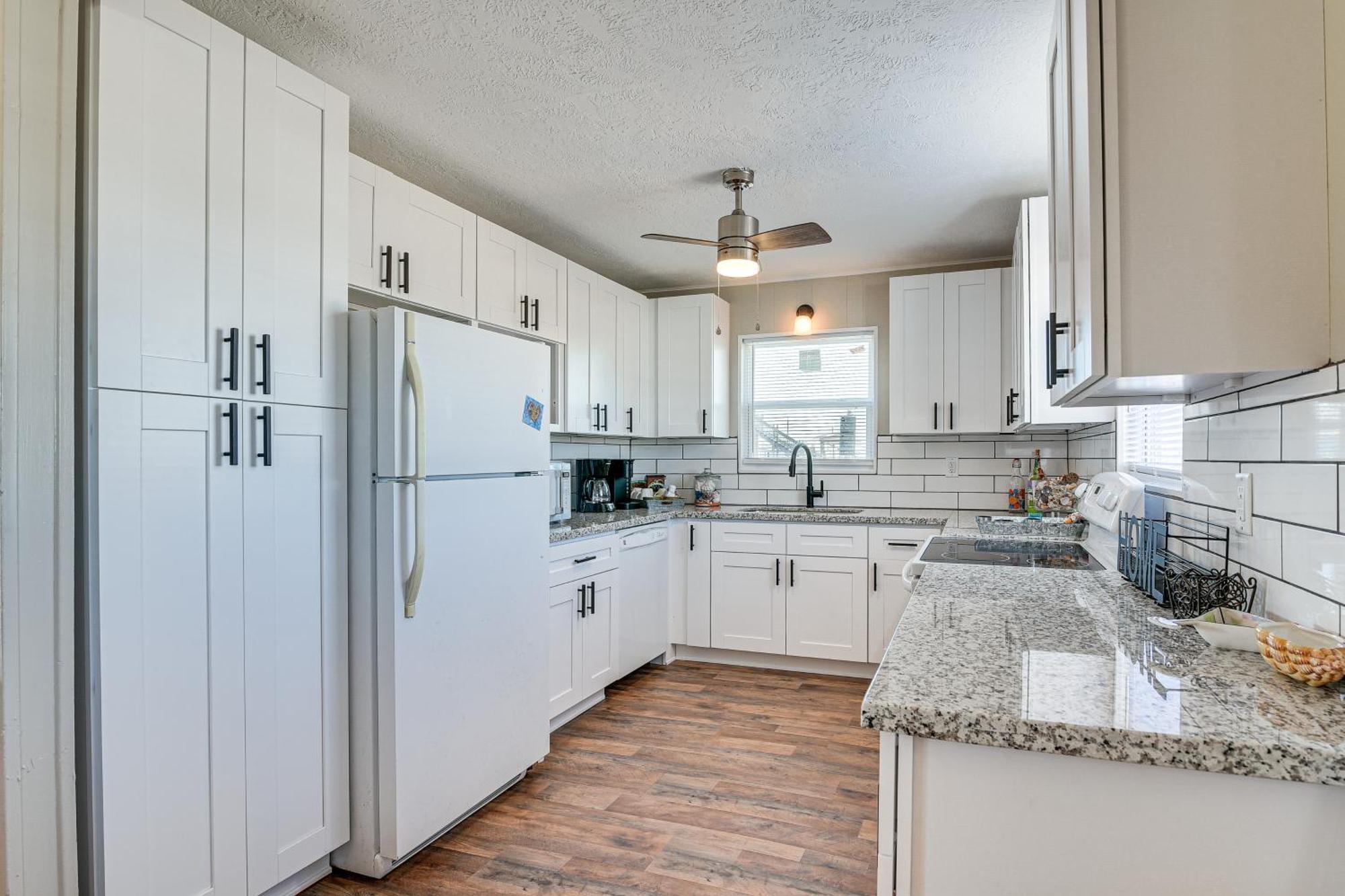 Second-Row Surfside Beach House Newly Renovated! Экстерьер фото