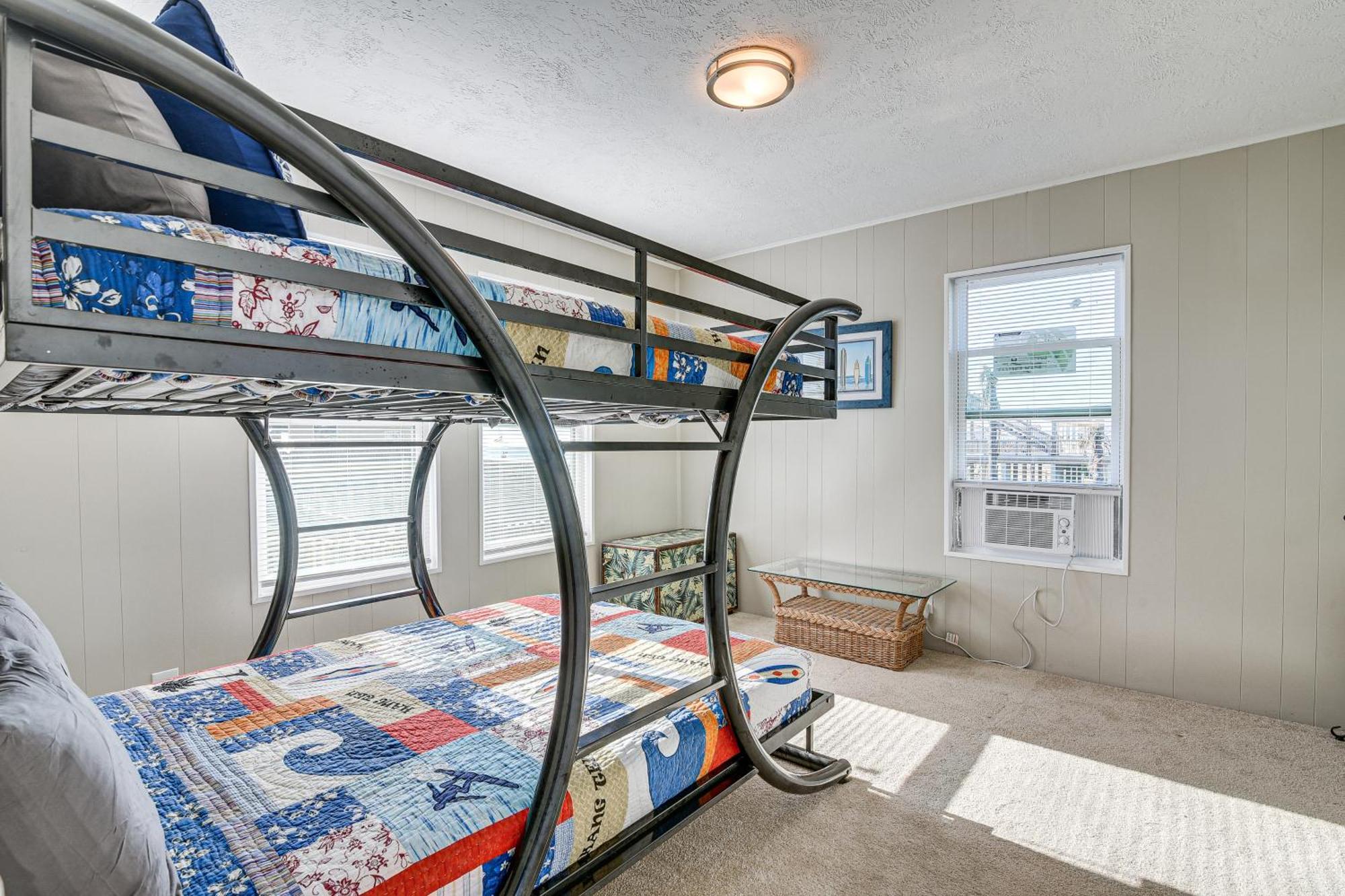 Second-Row Surfside Beach House Newly Renovated! Экстерьер фото